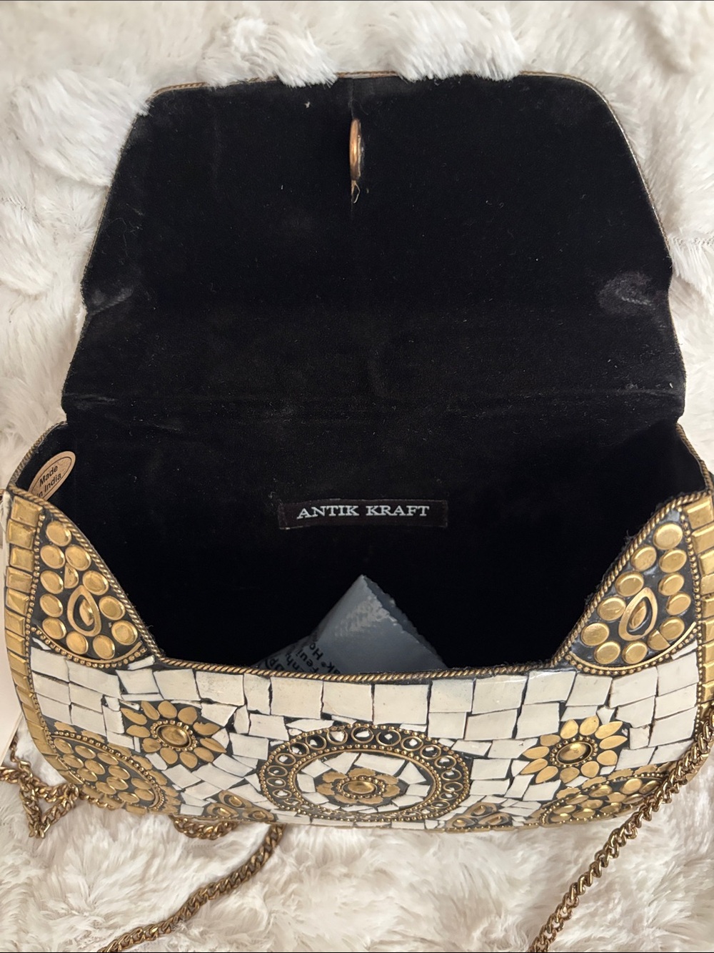Antik Kraft White and Gold Mosaic Floral Embellished Crossbody/Clutch - Picture 7 of 10